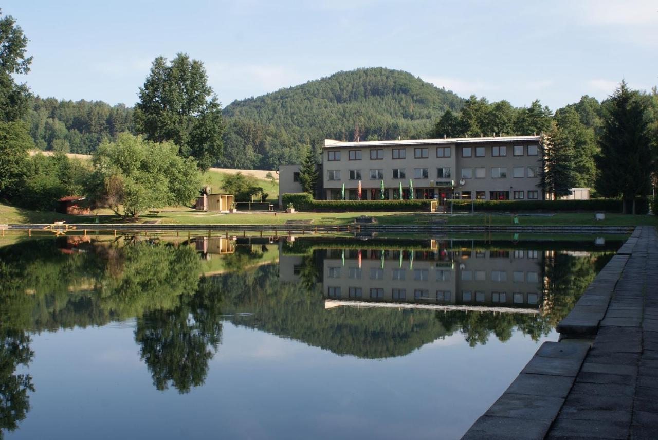 Vlci Dul Bludov Hotel Bludov  Kültér fotó